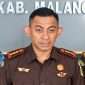 Kepala Kejaksaan Negeri (Kajari) Kabupaten Malang, Dr. Fahmi, S.H., M.H memberikan keterangan kepada awak media, tinggal selangkah lagi menetapkan tersangka dalam kasus dugaan korupsi pengadaan 7 unit mobil ambulance di Dinas Kesehatan (Dinkes) Kabupaten Malang tahun 2022. (ist)