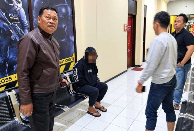 
 Pelaku diamankan petugas setelah dilaporkan melakukan kekerasan seksual di rumahnya. (ist)