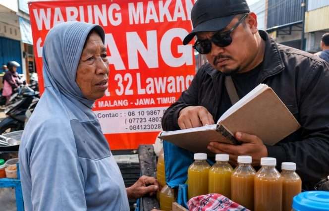 
 Meski memberatkan dalam pelunasannya, Mbok Juana lansia mandiri, penjual jamu tradisonal di Lawang, terpaksa pinjam ke koperasi simpan pinjam sekedar agar usahanya bisa lancar berjalan sehari-harinya. (ist)