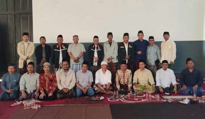
 Berfoto bersama dalam konsolidasi menyoroti sound horeg di Kabupaten Malang, Majelis Pengasuh Pondok Pesantren Indonesia (MP3I) MPC Malang Raya melayangkan surat audiensi kepada Bupati Malang, Ketua DPRD Kabupaten Malang, dan Kapolres Malang untuk mendorong penataan dan tata kelola sound system berskala besar. (ist)