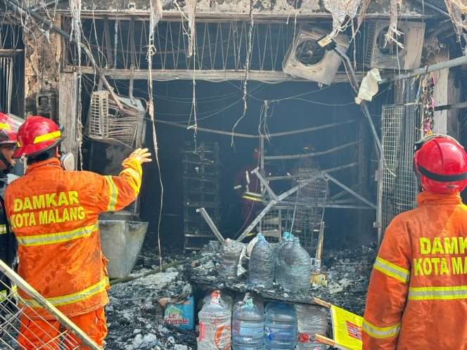
 Kebakaran Tiga Ruko di Jalan Raya Tidar Malang, Satu Penjaga Toko Tewas
