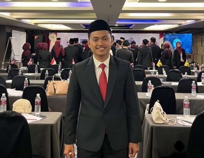
 Muhammad Khofi, Kader GMNI Al-Qolam, Delegasi International Conference Santri Mendunia Batch 6. (M. Khofi for bacamalang)