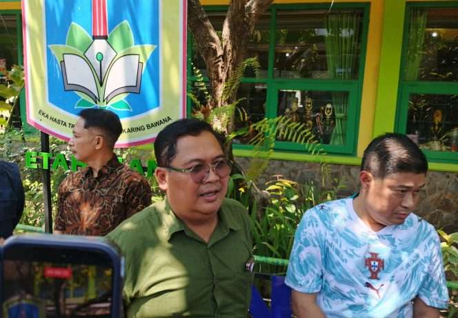 
 Pj Sekretaris Daerah (Sekda) Kota Malang, Dandung Djulharjanto, menyampaikan permohonan maaf kepada masyarakat, khususnya para siswa dan wali murid SMPN 18 Malang, atas kejadian yang dinilai mencederai rasa aman di lingkungan pendidikan. (ist)