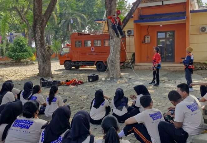 
 Mahasiswa antusias mengikuti salah satu sesi dalam giat BPBD Kabupaten Malang, pendampingan Pelatihan Safety Day Out (Sadot) bagi mahasiswa Program Studi Keselamatan dan Kesehatan Kerja Program Sarjana Universitas Kepanjen. (IG BPBD)