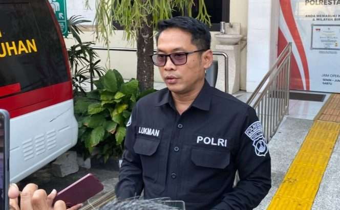 
 Kasi Humas Polresta Malang Kota, Ipda Lukman Sobikhin, memberikan keterangan terkait penambahan jumlah korban kekerasan terhadap siswa. (ist)