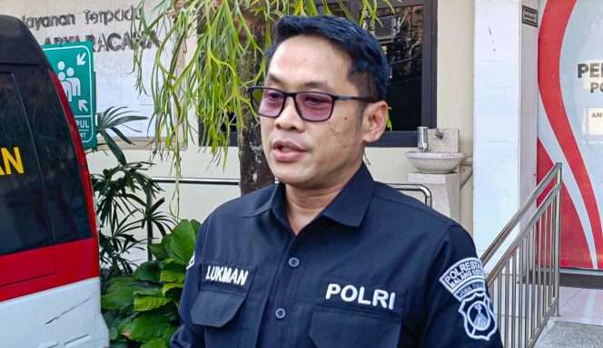 
 Kasihumas Polresta Malang Kota Ipda Lukman saat memberikan keterangan terkait kasus dugaan kekerasan seksual. (ist)