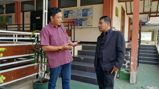 
 Kuasa hukum tergugat, Nuryanto, bersama kuasa hukum penggugat usai mengikuti sidang mediasi. (Rohim Alfarizi)