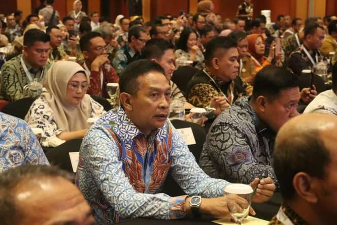 
 Walikota Wahyu saat menghadiri Bimbingan Teknis Peningkatan Kapasitas Kepala Daerah dalam Penyelenggaraan Nilai Ekonomi Karbon (NEK) dan Pembangunan Rendah Karbon Berketahanan Iklim yang diselenggarakan Kementerian Lingkungan Hidup di Jakarta, Selasa (13/10/2026). (ist)