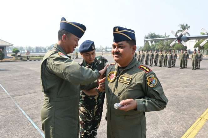 
 Apel Khusus Tradisi Penyematan Badge Herky Number Pesawat C-130 Hercules Tahun Anggaran 2026 di Apron Hanggar Skadron Udara 32 Wing Udara 1.2 Angkut, Rabu (14/10/2026). (ist)