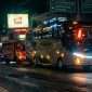 Antrean bus, truk dan kendaraan roda empat di SPBU Bedali Lawang, Senin (19/10/2026) malam. (ist)