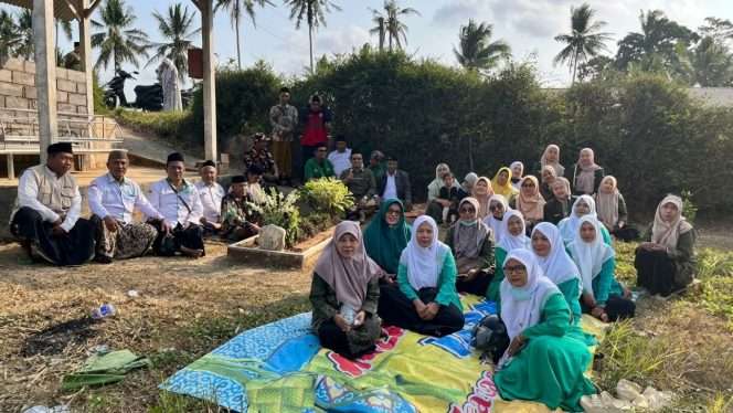 
 Penyuluh Agama Islam bersinergi dengan Pimpinan Anak Cabang Ikatan Sarjana Nahdlatul Ulama (PAC ISNU) Kecamatan Pagelaran menggelar kegiatan ziarah ke makam para muassis Nahdlatul Ulama yang tersebar di wilayah Kecamatan Pagelaran, Kabupaten Malang. (ist)