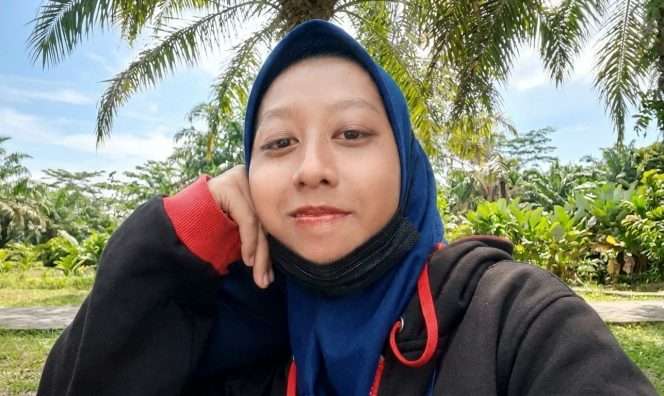 
 Semrawut. Kondisi Fasum di  seputaran Alun-alun Kota Batu yang kini berubah alih fungsi dipenuhi lapak-lapak PKL. (Yan)