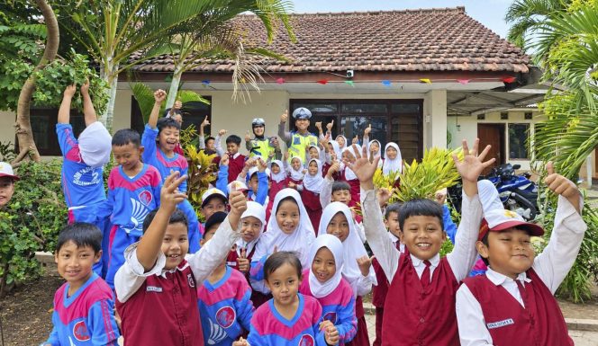 
 Polres Malang edukasi keselamatan berlalu lintas kepada kalangan pelajar selama Operasi Patuh Semeru 2026 kepada siswa SMKN 2 Singosari, SDN 1 Saptorenggo Kecamatan Pakis, hingga sejumlah sekolah dasar di wilayah Kepanjen. (Humas Polres Malang)