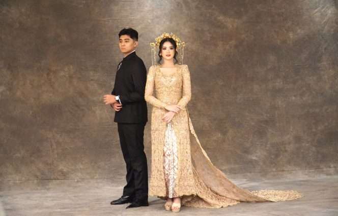 
 Sesi demo foto salah satu konsep wedding dalam rangkaian Atria Wedding Fair 2026 “Forever Begins Here”, yang resmi dibuka Sabtu (17/10/2026). (Nedi Putra AW)
